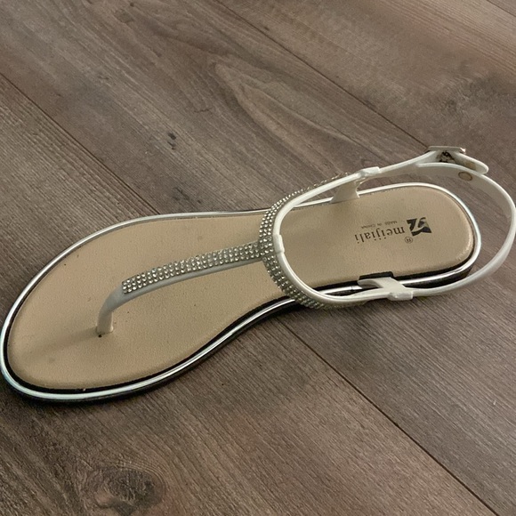 Sandals - Picture 4 of 4